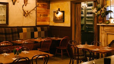 15 Cozy Restaurants In NYC feature image